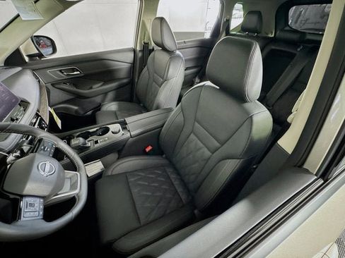 New 2026 Nissan Rogue Platinum image 23