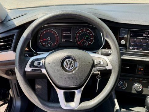 Used 2019 Volkswagen Jetta FWD image 10