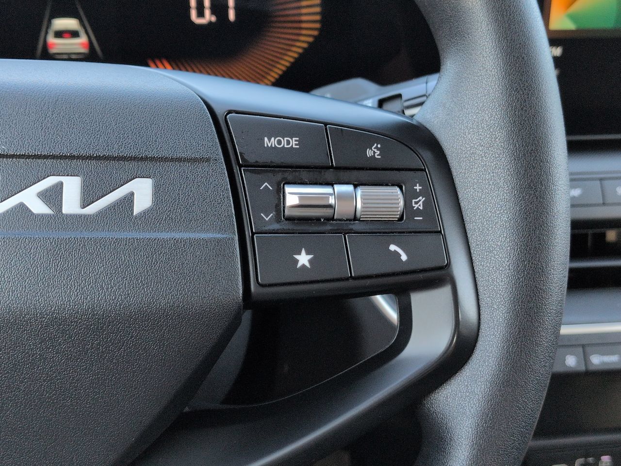 Used 2025 Kia K4 FWD image 23