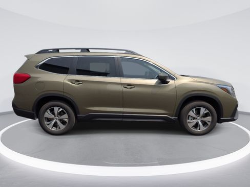 Used 2025 Subaru Ascent Premium AWD/4WD image 4