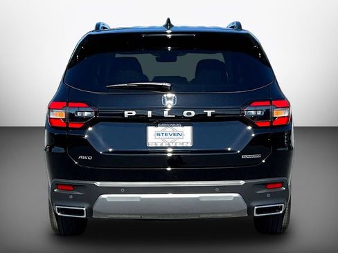 New 2026 Honda Pilot Touring image 5