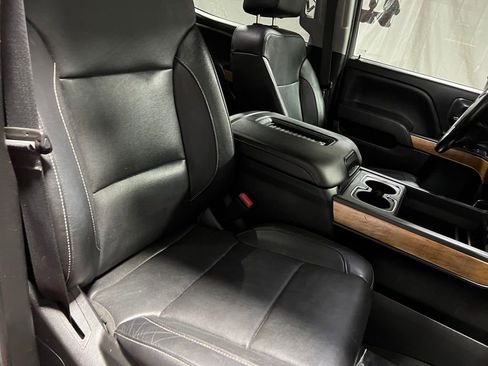 Used 2019 Chevrolet Silverado 2500 LTZ w/ LTZ Plus Package image 13