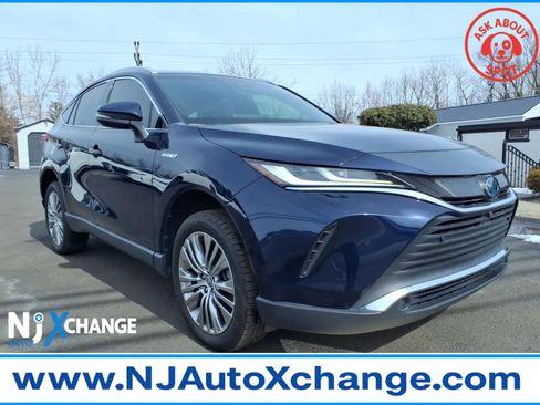 Used 2021 Toyota Venza Limited image 1