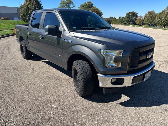 Used 2017 Ford F150 XL w/ Equipment Group 101A Mid AWD/4WD image 4