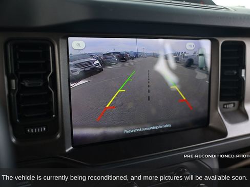 Used 2025 Ford Bronco Badlands image 17