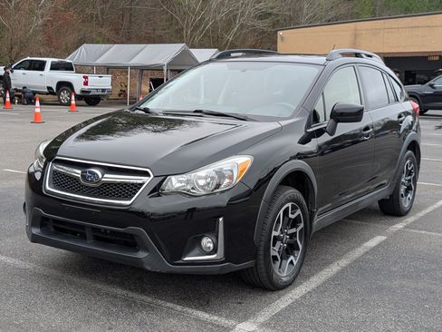 Used 2017 Subaru Crosstrek 2.0i Premium w/ Moonroof Package image 5