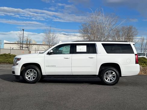 Used 2017 Chevrolet Suburban LT image 5