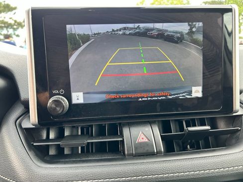 Used 2025 Toyota RAV4 XLE AWD/4WD image 28