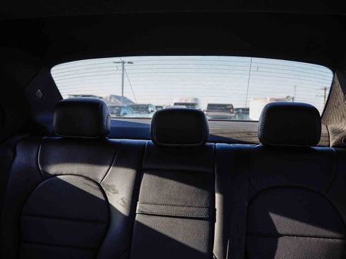 Used 2019 Mercedes-Benz C 300 Sedan image 27