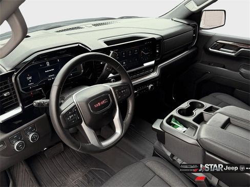 Used 2024 GMC Sierra 1500 Elevation w/ LPO, Elevation Black Package image 19