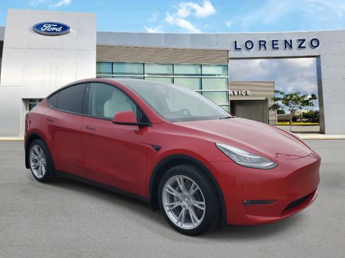 Used 2021 Tesla Model Y Long Range image 3