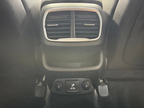 Used 2020 Hyundai Santa Fe Limited AWD/4WD image 35