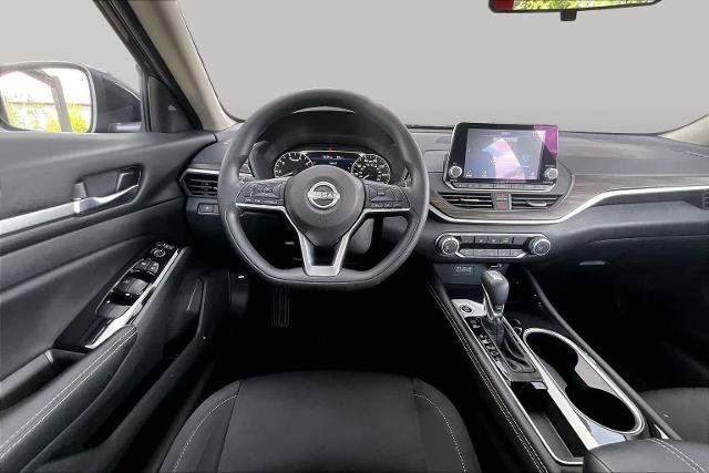 Certified 2023 Nissan Altima 2.5 SV FWD image 6