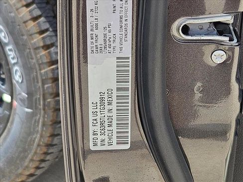 New 2026 RAM 2500 Limited AWD/4WD image 18