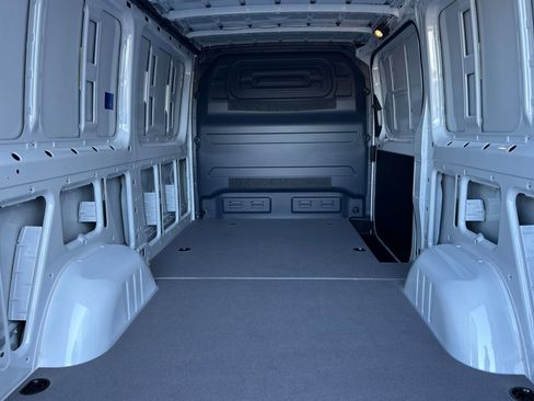 New 2025 Mercedes-Benz Sprinter 2500 image 14