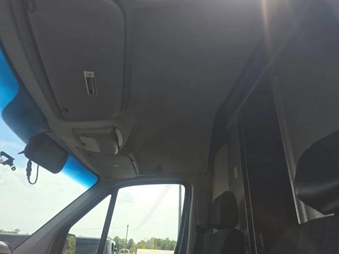 Used 2018 Mercedes-Benz Sprinter 2500 image 11