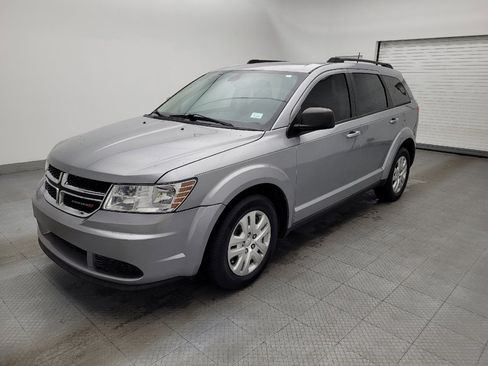 Used 2020 Dodge Journey SE w/ SE Popular Equipment Group image 2
