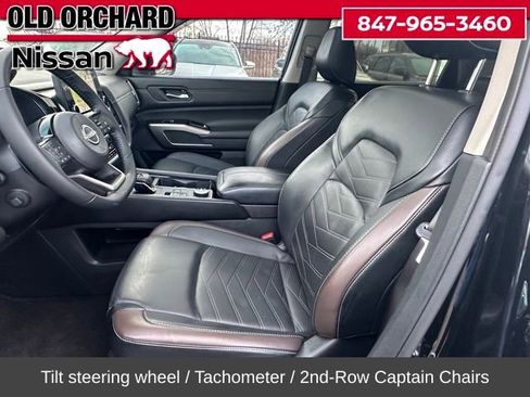 Used 2023 Nissan Pathfinder Platinum image 11