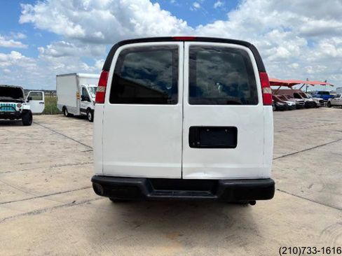 Used 2016 Chevrolet Express 3500 Extended RWD image 6
