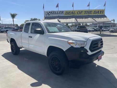 Used 2022 Toyota Tacoma SR AWD/4WD image 2