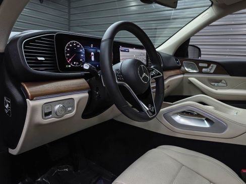 Used 2024 Mercedes-Benz GLE 350 4MATIC image 11