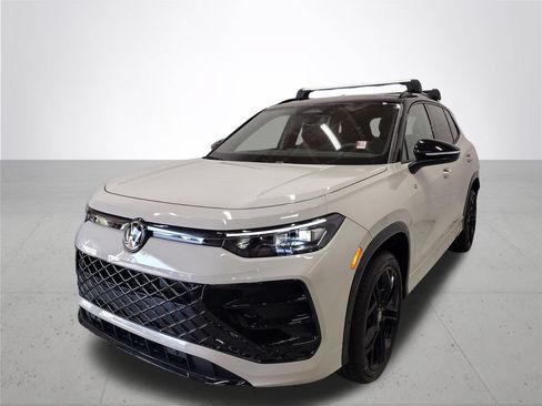 New 2026 Volkswagen Tiguan SE R-Line AWD/4WD image 2