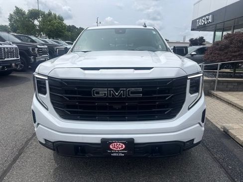 Used 2022 GMC Sierra 1500 Elevation w/ Elevation Premium Package AWD/4WD image 2