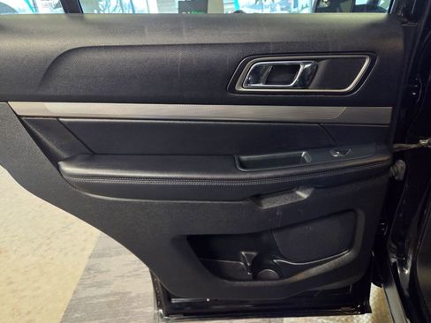 Used 2018 Ford Explorer XLT w/ Equipment Group 201A image 49