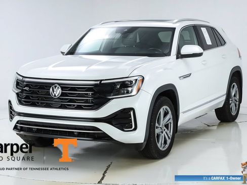 Used 2024 Volkswagen Atlas Cross Sport SEL R-Line AWD/4WD image 40
