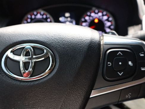 Used 2017 Toyota Camry SE image 23
