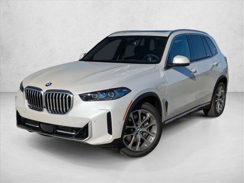 Used 2026 BMW X5 xDrive50e image 1