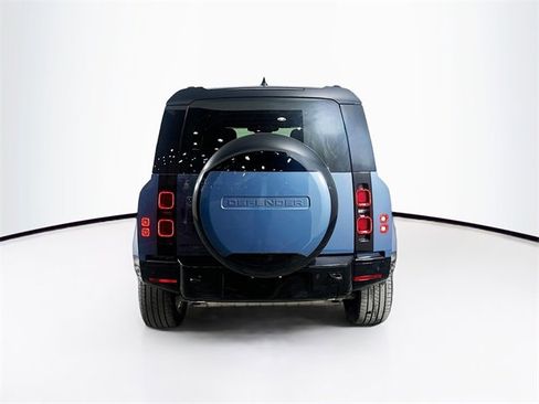 Used 2025 Land Rover Defender 110 X-Dynamic SE image 6