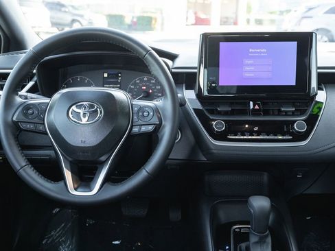 Certified 2025 Toyota Corolla SE image 27