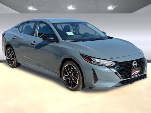 New 2025 Nissan Sentra SR image 7