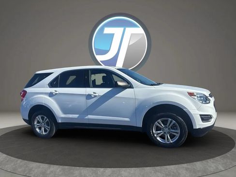 Used 2017 Chevrolet Equinox LS FWD image 12