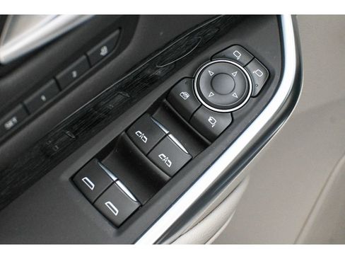 Certified 2023 Cadillac XT4 Premium Luxury image 29