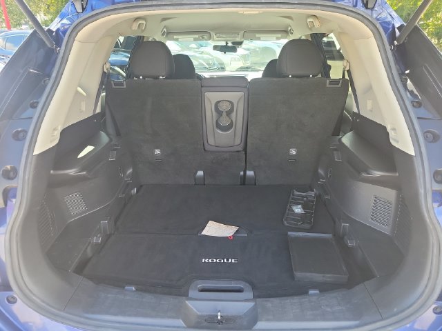 Used 2019 Nissan Rogue S w/ Special Edition Package FWD image 9