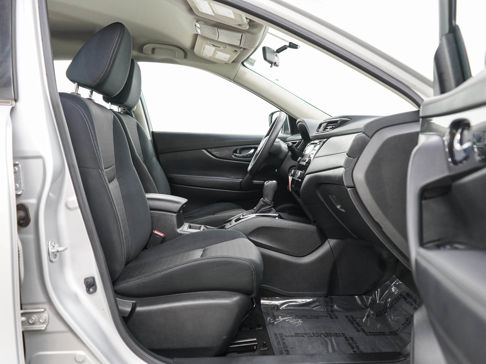 Used 2017 Nissan Rogue S AWD/4WD image 11
