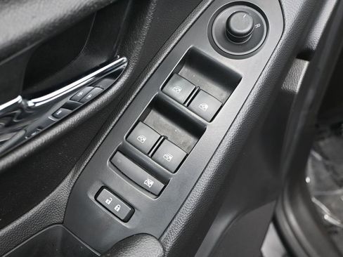 Used 2020 Chevrolet Trax LT w/ LT Convenience Package image 19