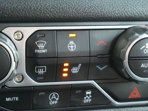 Used 2025 Jeep Wrangler Sport AWD/4WD image 3