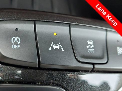 Used 2023 Chevrolet TrailBlazer RS AWD/4WD image 16