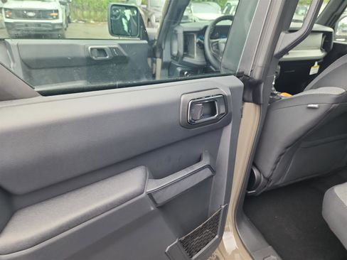 New 2025 Ford Bronco 4-Door image 15