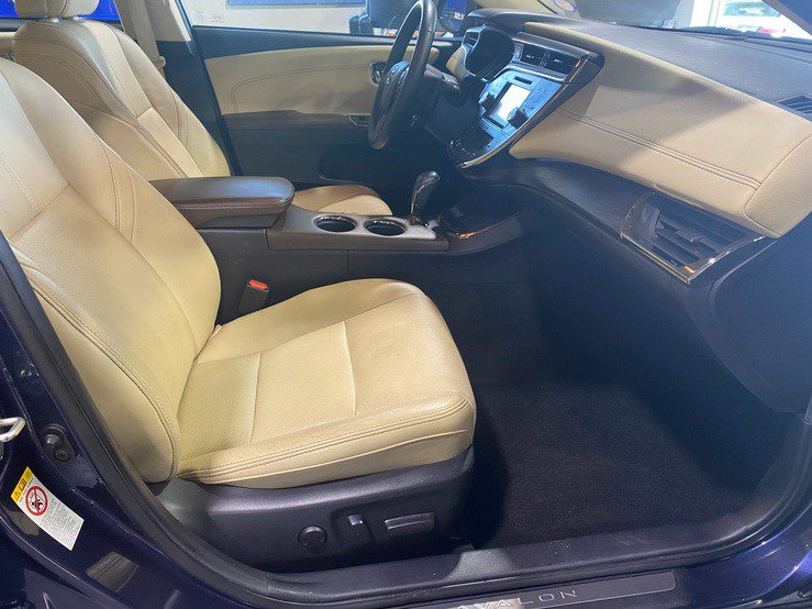 Used 2016 Toyota Avalon Limited w/ Toyota Safety Sense Package FWD image 16