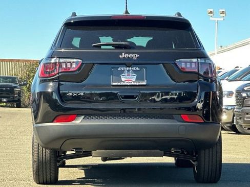 New 2026 Jeep Compass Latitude image 5