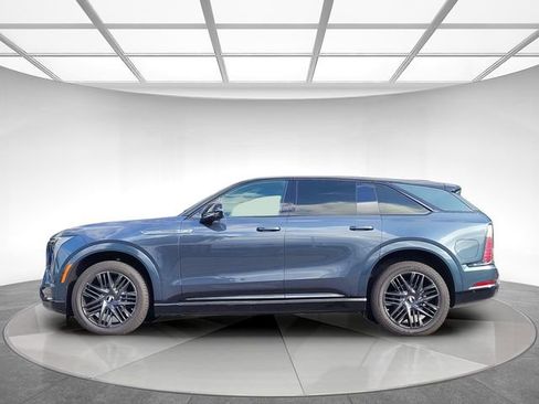 New 2025 Cadillac Escalade IQ Sport 2 w/ LPO, ONYX Package image 8