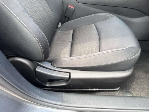 Used 2025 Nissan Altima 2.5 SV FWD image 12