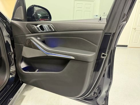 Used 2024 BMW X7 xDrive40i w/ M Sport Package image 52