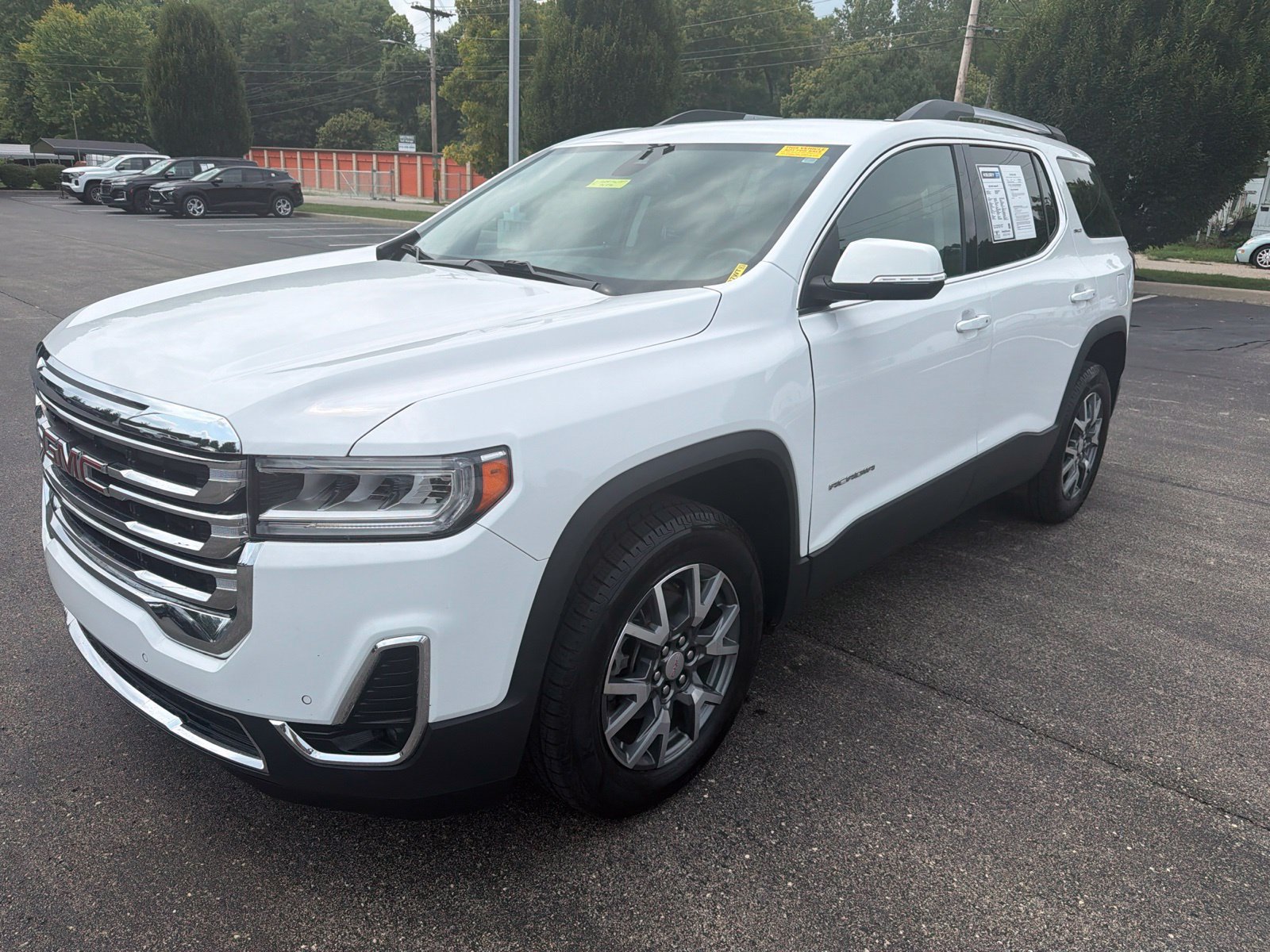 Used 2023 GMC Acadia SLT AWD/4WD image 9