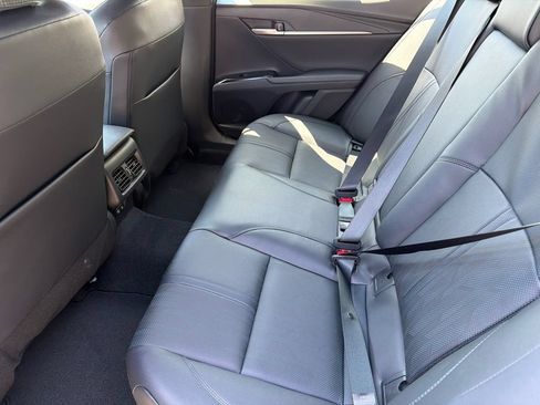 New 2026 Toyota Camry Hybrid FWD image 18