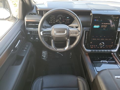 Used 2025 GMC Yukon Denali image 14